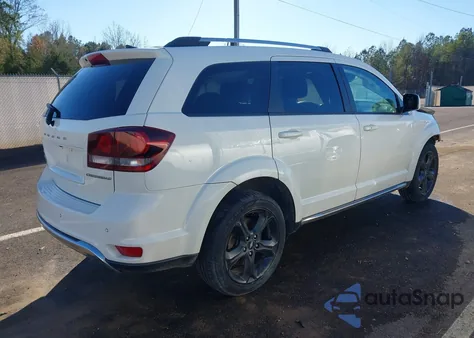2020 Dodge Journey Crossroad z USA, uszkodzony, nr VIN 3C4PDCGB3LT225466